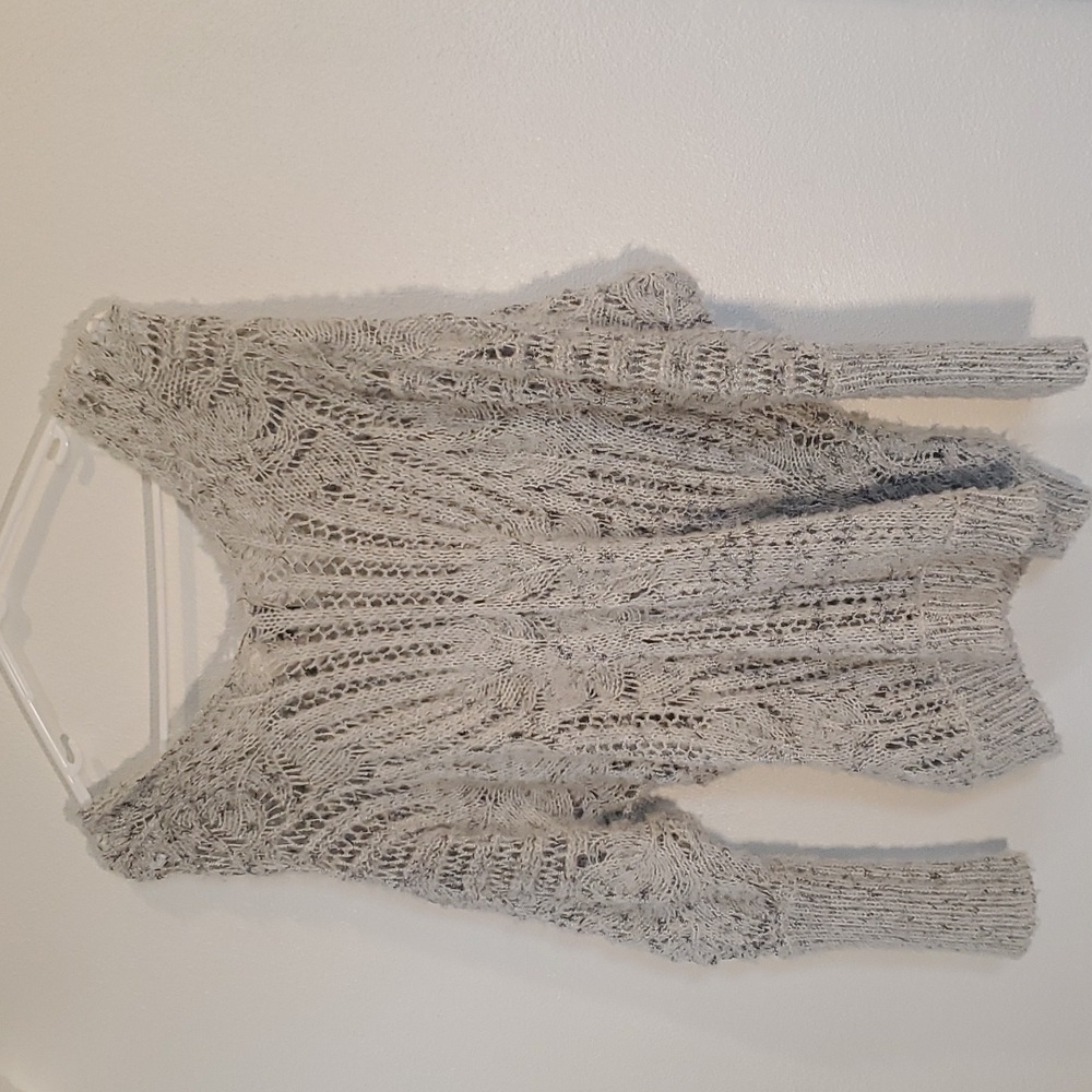 Madison Lilly Sweater - Picture 5 of 5